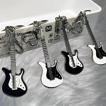 Kreative Gitarre Schlüssel Kette Metall Schwarz Weiß Schlüssel Ketten Nette Musical Auto Schlüssel Ring Silber Farbe Anhänger für Mann Frauen Party Geschenke